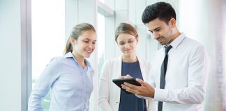 How to Connect With People at Work When You Are an Introvert