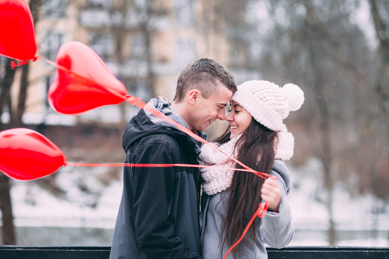 Reasons why your 20s is not meant for a serious relationship